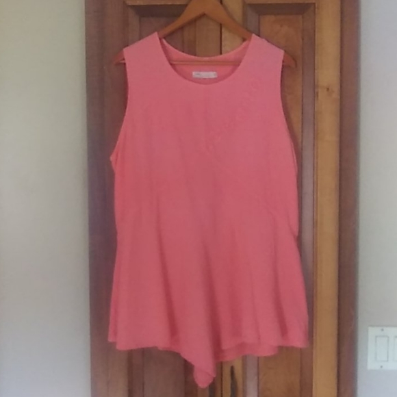 Handkerchief style top - Picture 7 of 7